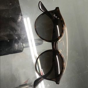 RAY BAN sunglasses